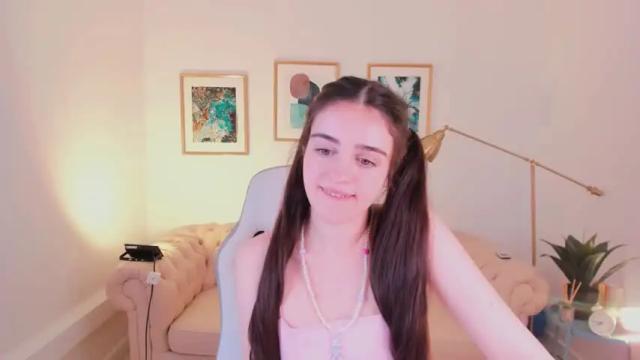 Image 6 of lovely_valeri Stream on Chaturbate on 24 months ago