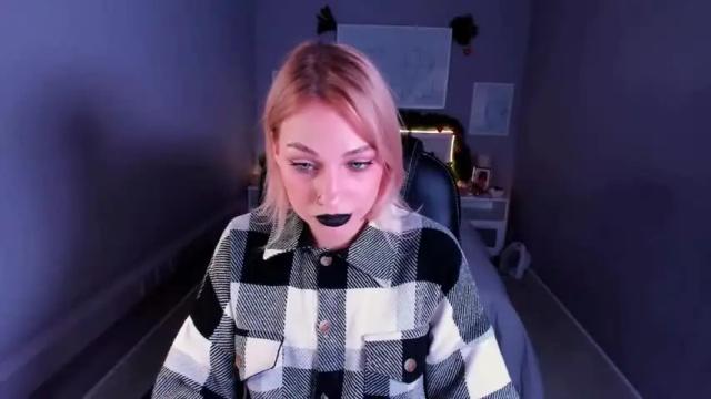 Image 11 of lovely_valeri Stream on Chaturbate on 22 months ago