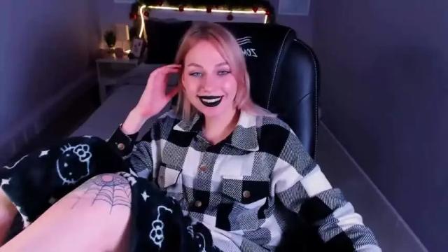 Image 3 of lovely_valeri Stream on Chaturbate on 22 months ago
