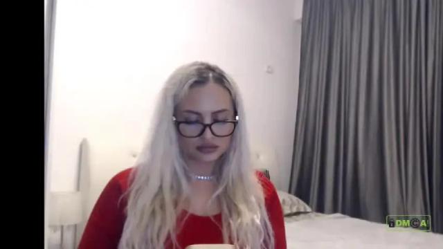 Image 10 of lovelyblondyxxx Stream on Chaturbate on 16 months ago