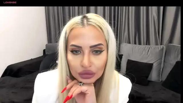 Image 6 of lovelyblondyxxx Stream on Chaturbate on 2 months ago