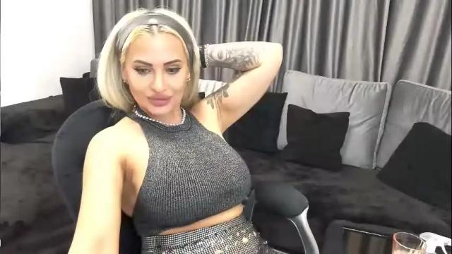 Image 6 of lovelyblondyxxx Stream on Chaturbate on 2 months ago