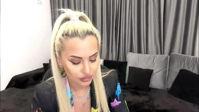 Image 12 of lovelyblondyxxx Stream on Chaturbate on 2 months ago