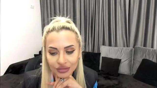 Image 3 of lovelyblondyxxx Stream on Chaturbate on 2 months ago