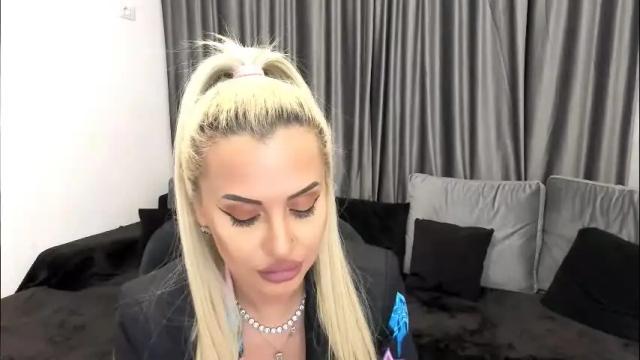 Image 7 of lovelyblondyxxx Stream on Chaturbate on 2 months ago