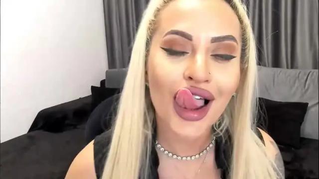 Image 12 of lovelyblondyxxx Stream on Chaturbate on 2 months ago