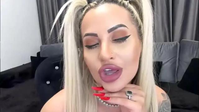 Image 10 of lovelyblondyxxx Stream on Chaturbate on 2 months ago