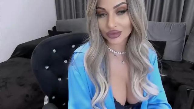 Image 4 of lovelyblondyxxx Stream on Chaturbate on 2 months ago