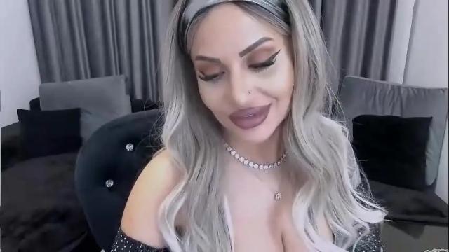 Image 2 of lovelyblondyxxx Stream on Chaturbate on 1 month ago