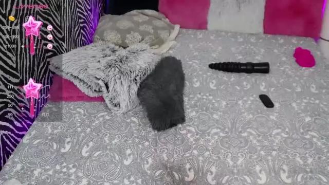 Image 4 of lovelybutterfly Stream on Chaturbate on 13 months ago