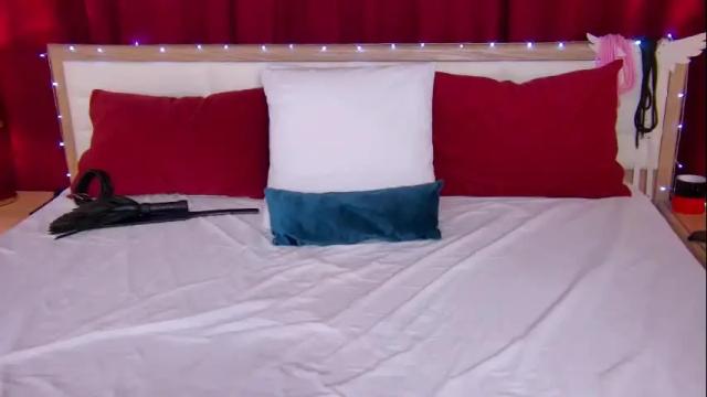 Image 2 of lovelycaroline_ Stream on Chaturbate on 26 days ago