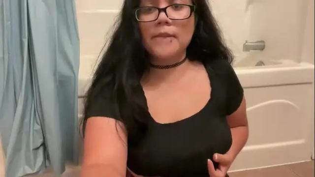 Image 10 of lovelykatiebabe Stream on Chaturbate on 19 days ago