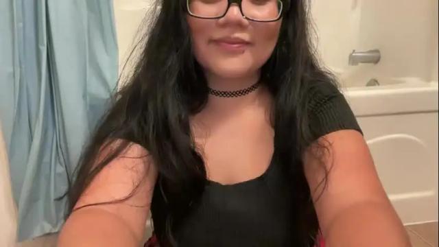 Image 8 of lovelykatiebabe Stream on Chaturbate on 19 days ago