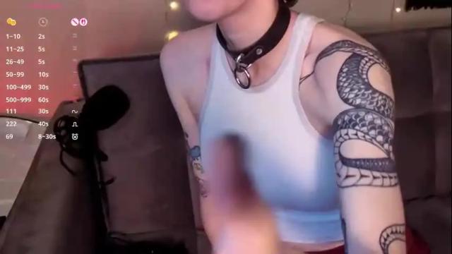 Image 2 of lovelylittlelucyy Stream on Chaturbate on 3 months ago