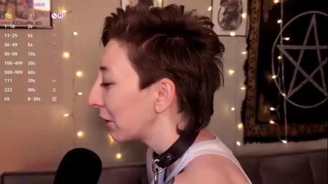 Image 4 of lovelylittlelucyy Stream on Chaturbate on 3 months ago