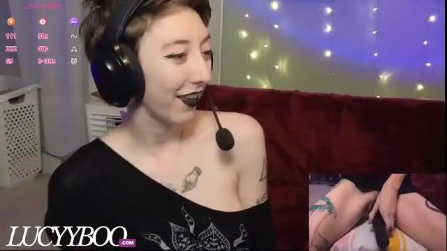 Image 4 of lovelylittlelucyy Stream on Chaturbate on 2 months ago