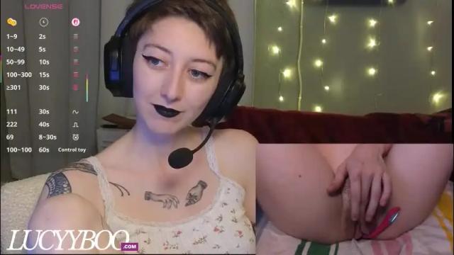 Image 3 of lovelylittlelucyy Stream on Chaturbate on 2 months ago
