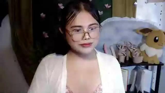 Image 2 of lovelypinaychubsx Stream on Chaturbate on 2 months ago