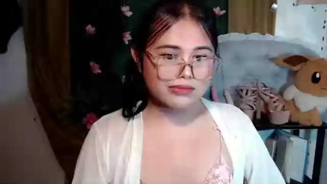 Image 6 of lovelypinaychubsx Stream on Chaturbate on 2 months ago