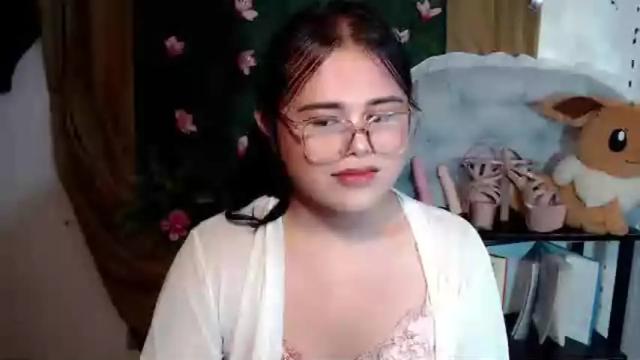 Image 8 of lovelypinaychubsx Stream on Chaturbate on 2 months ago