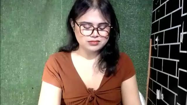 Image 3 of lovelypinaychubsx Stream on Chaturbate on 1 month ago
