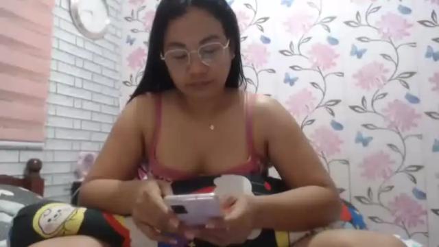 Image 3 of lovelyquey Stream on Chaturbate on 12 months ago