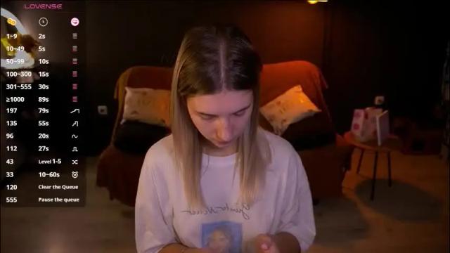 Image 10 of lovelyspacee Stream on Chaturbate on 2 months ago