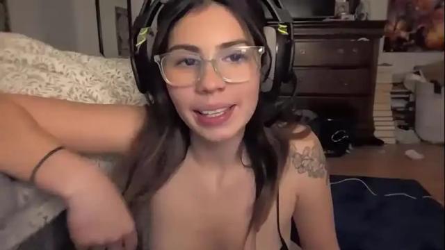 Thumbnail 3, lovelyylamb's Stream at Chaturbate, 18 months ago