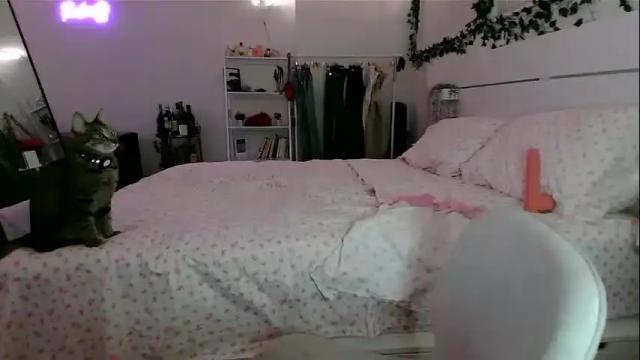 Image 4 of lovemisrax Stream on Chaturbate on 27 months ago