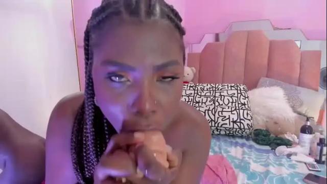 Image 11 of lovequeen02 Stream on Chaturbate on 13 days ago