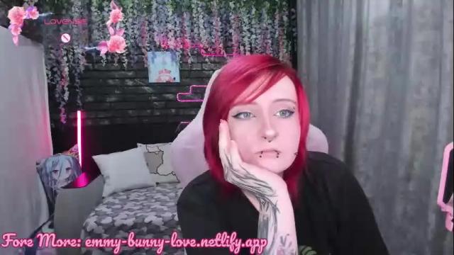 Image 3 of lover_emmy Stream on Chaturbate on 4 months ago