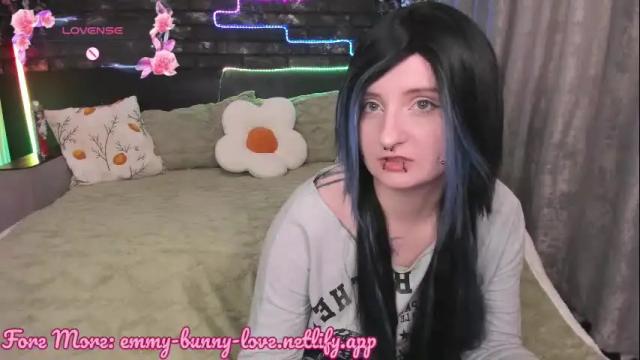 Image 2 of lover_emmy Stream on Chaturbate on 3 months ago