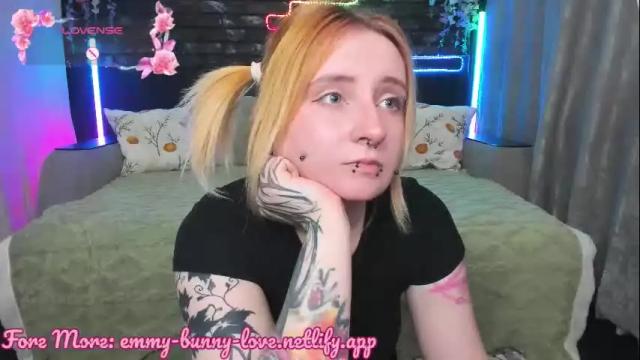Image 10 of lover_emmy Stream on Chaturbate on 3 months ago