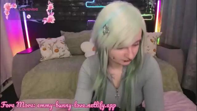 Image 2 of lover_emmy Stream on Chaturbate on 2 months ago