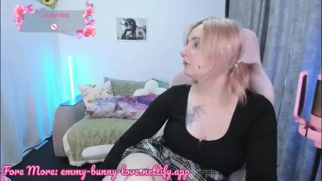 Image 7 of lover_emmy Stream on Chaturbate on 2 months ago