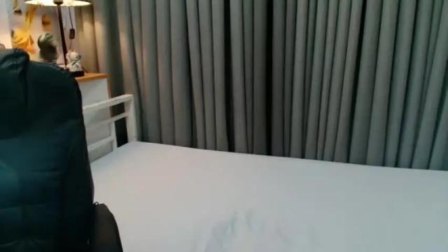 Image 6 of loverboyasian763833 Stream on Chaturbate on 16 months ago