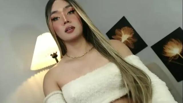 Image 4 of lovers_moon22 Stream on Chaturbate on 16 days ago