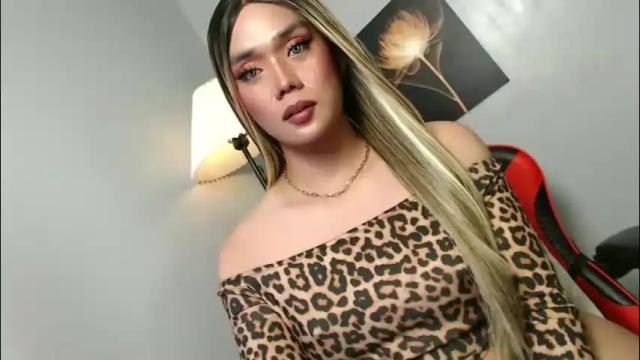 Image 2 of lovers_moon22 Stream on Chaturbate on 2 months ago