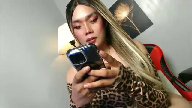 Image 3 of lovers_moon22 Stream on Chaturbate on 2 months ago