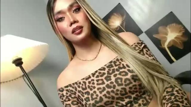 Image 3 of lovers_moon22 Stream on Chaturbate on 1 month ago