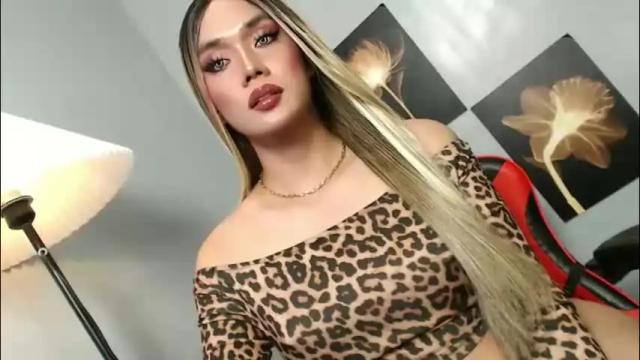 Image 3 of lovers_moon22 Stream on Chaturbate on 1 month ago