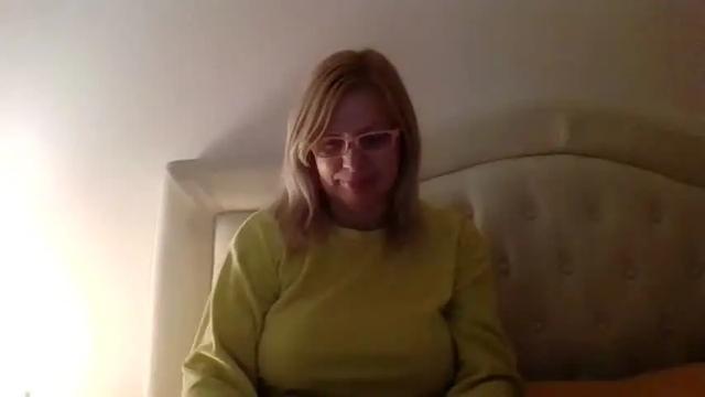 Image 12 of lovestar544963 Stream on Chaturbate on 14 months ago