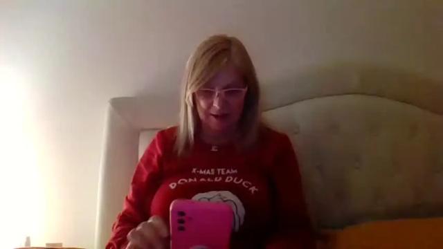 Image 11 of lovestar544963 Stream on Chaturbate on 14 months ago