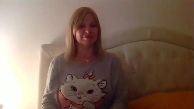 Image 12 of lovestar544963 Stream on Chaturbate on 13 months ago