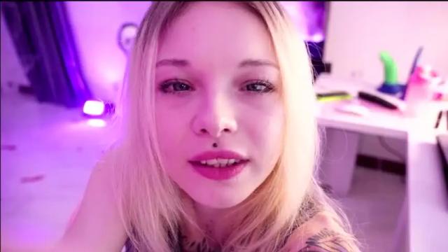 Image 2 of lovexxxpink Stream on Chaturbate on 19 months ago