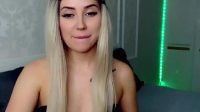 Image 2 of loveydovey88 Stream on Chaturbate on 17 months ago