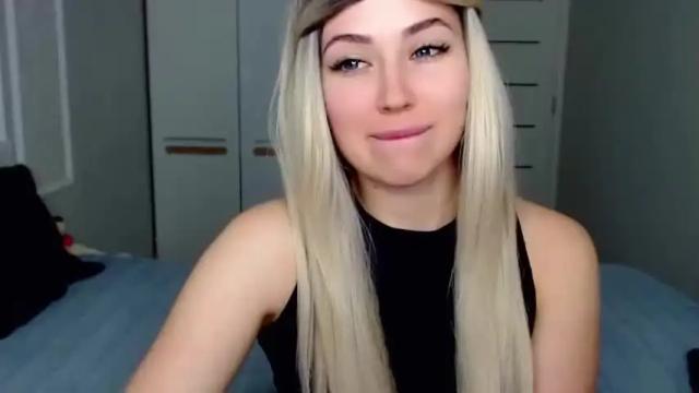 Image 3 of loveydovey88 Stream on Chaturbate on 16 months ago