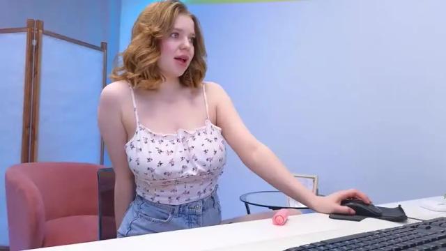 Image 12 of lovlybambi Stream on Chaturbate on 13 months ago