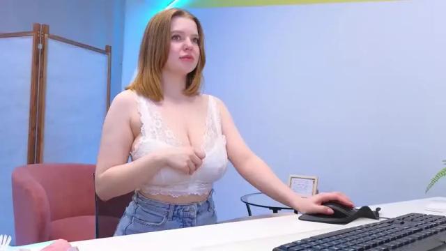 Image 6 of lovlybambi Stream on Chaturbate on 13 months ago