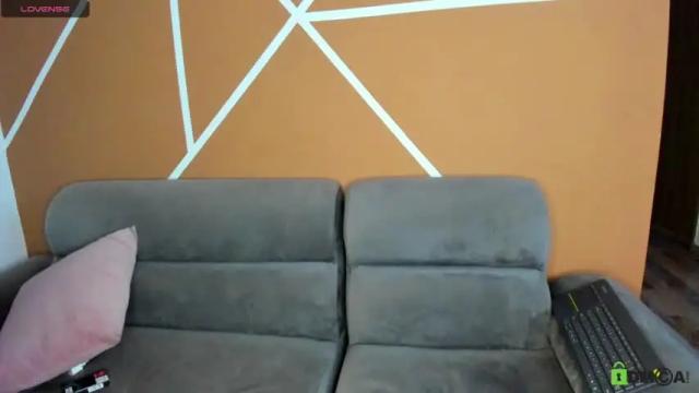 Image 2 of lu_natic Stream on Chaturbate on 19 months ago